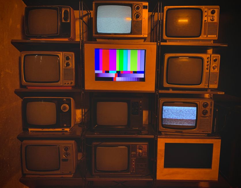 Bạn nên mua TV trưng bày đã qua sử dụng tại siêu thị điện máy?